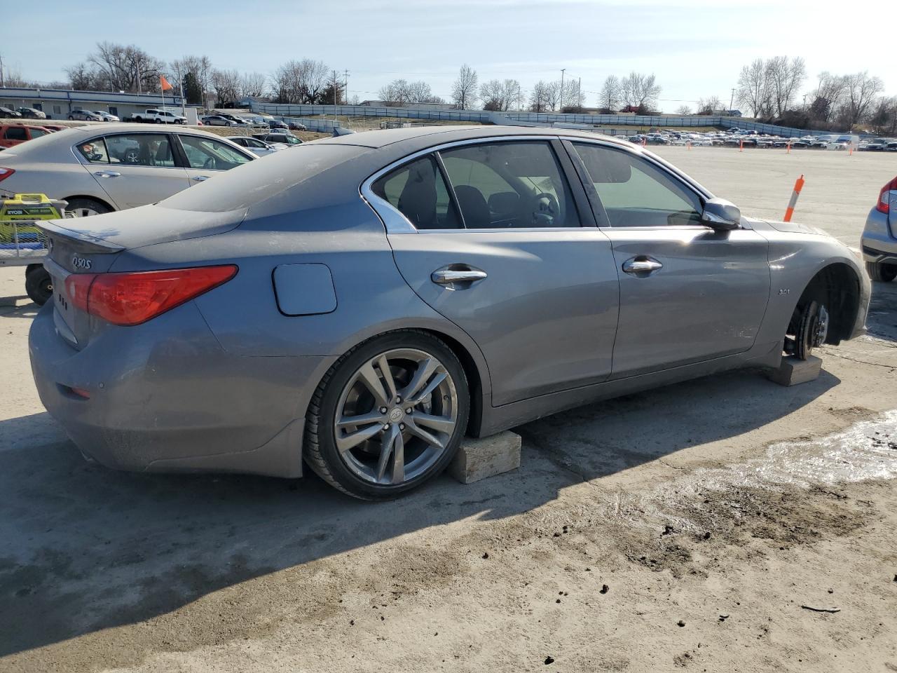 2016 INFINITI Q50 PREMIU - Фото 3