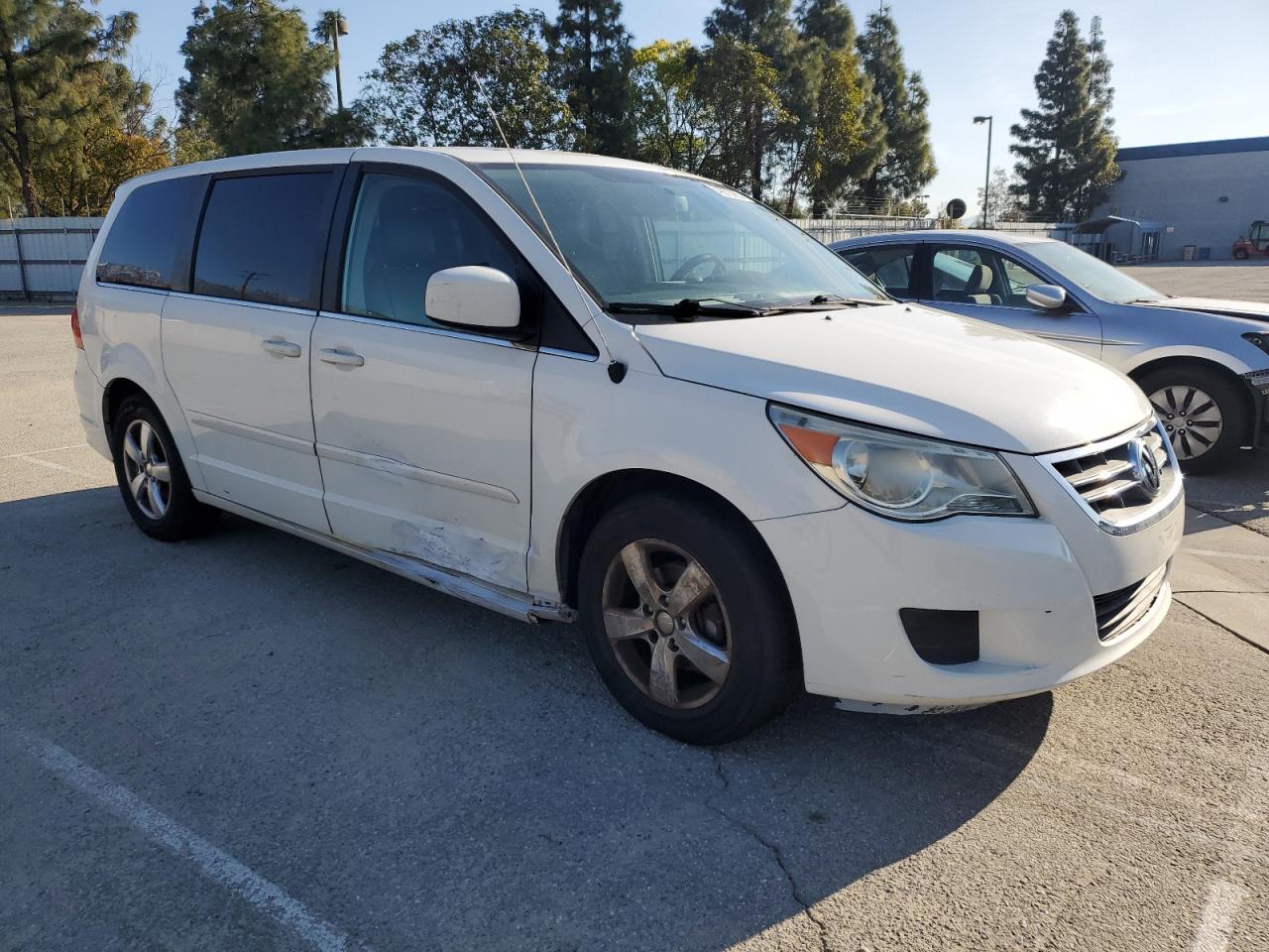 2010 VOLKSWAGEN ROUTAN SEL - Фото 4