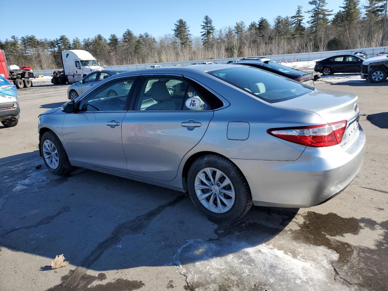 2016 TOYOTA CAMRY LE - Фото 2
