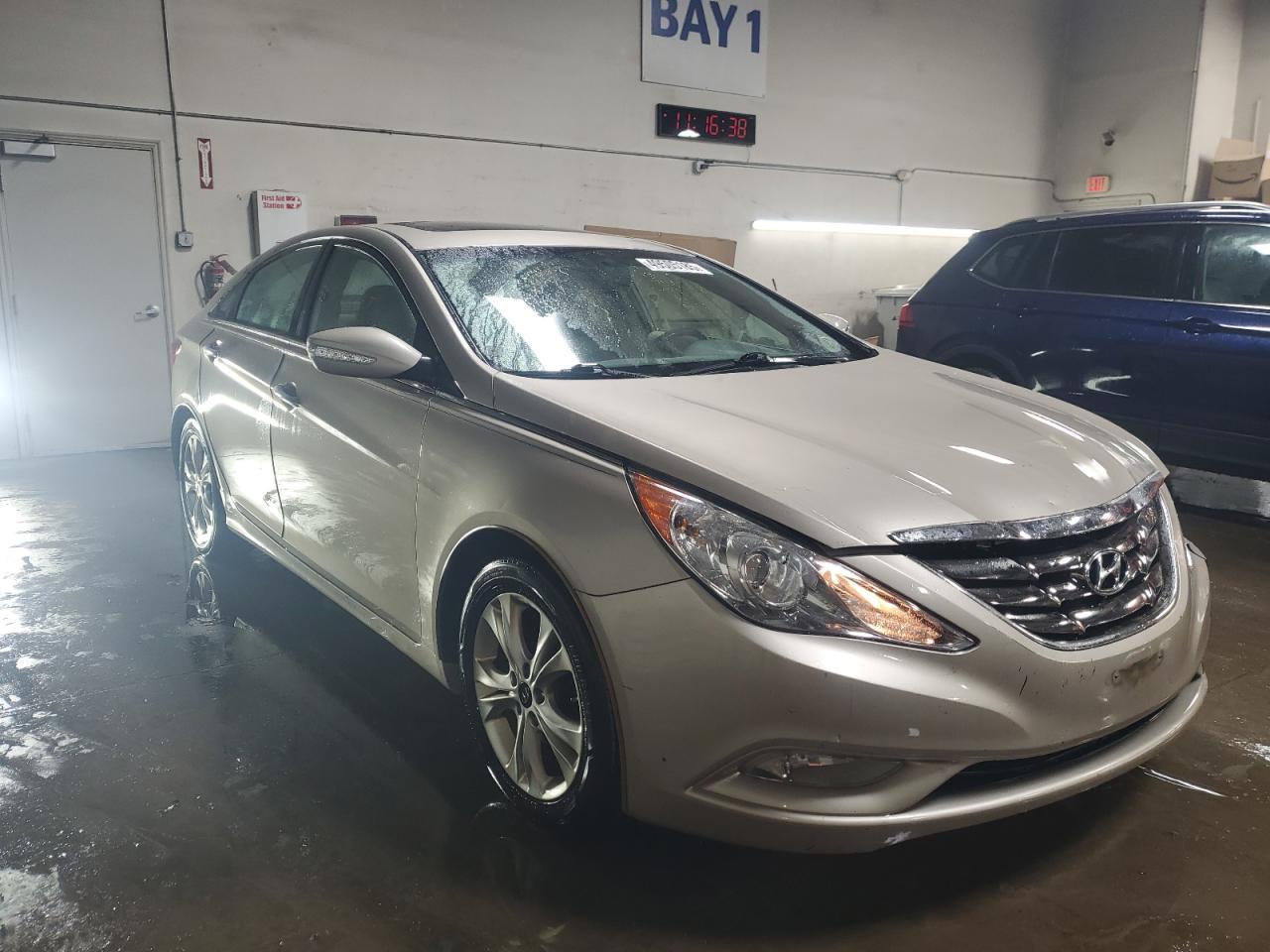 2011 HYUNDAI SONATA SE - Image 4