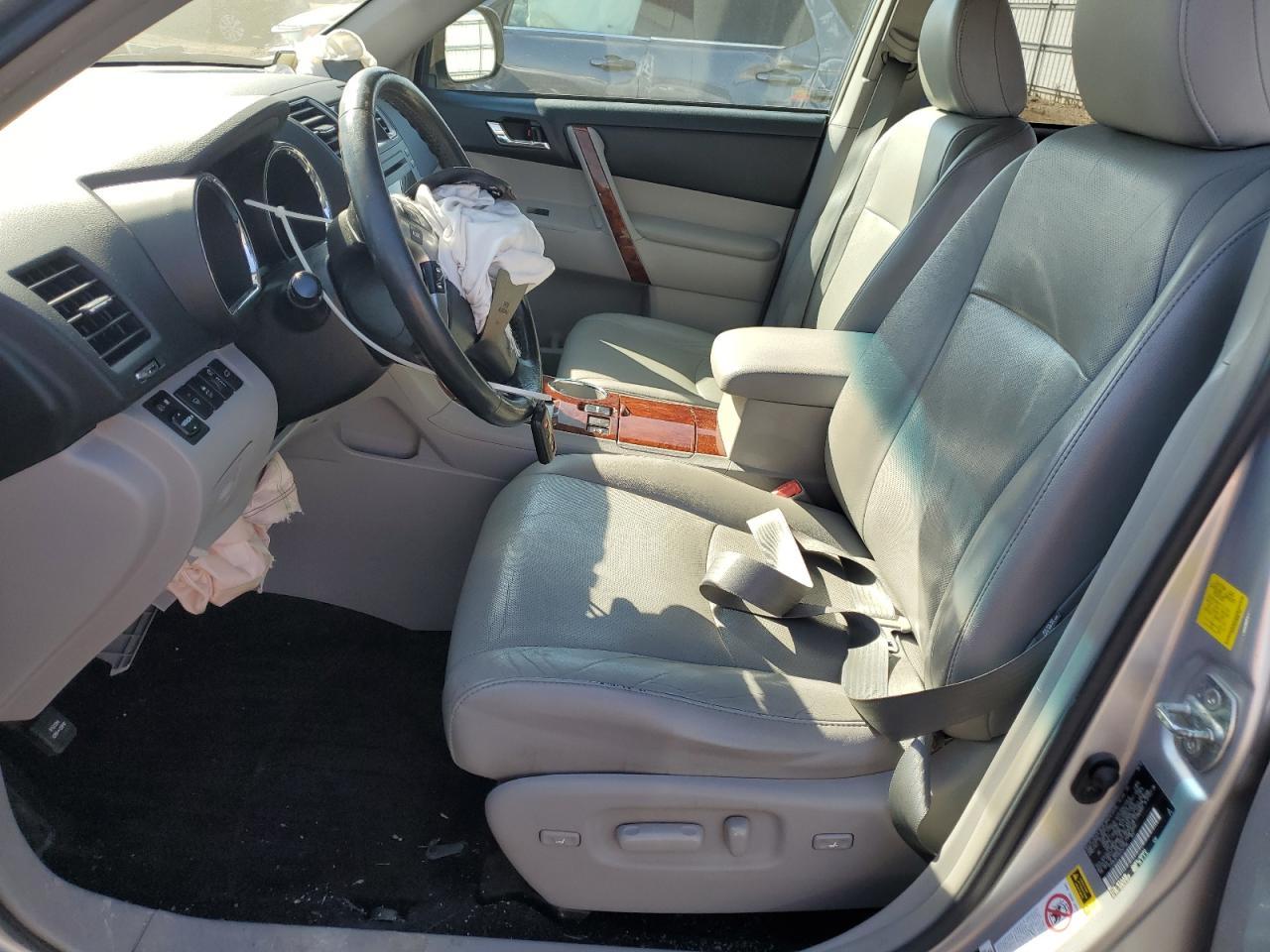 2011 TOYOTA HIGHLANDER - Image 7
