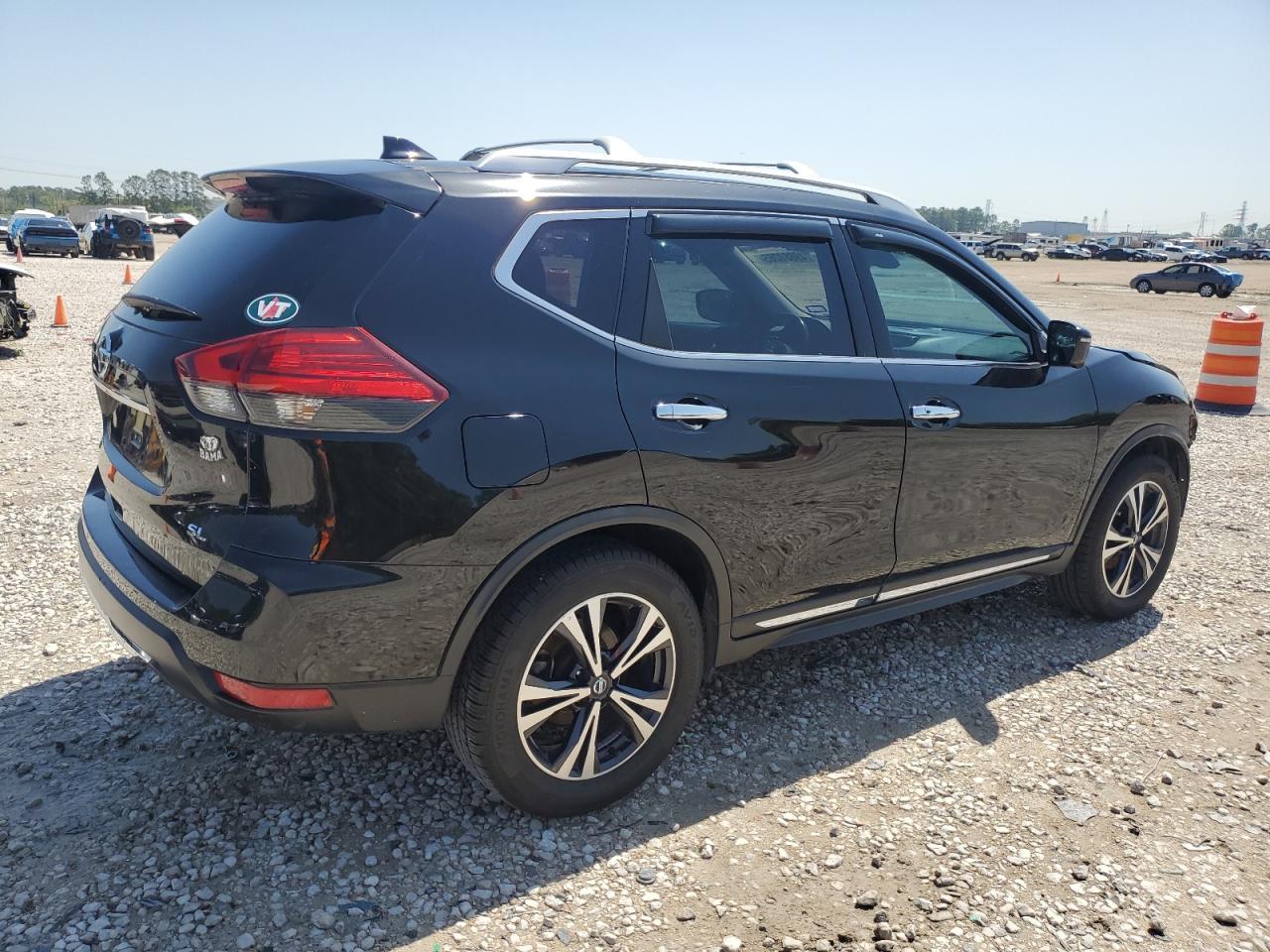 2017 NISSAN ROGUE S - Фото 3