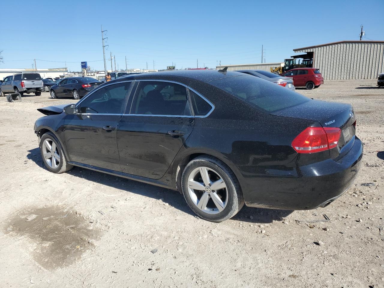 2013 VOLKSWAGEN PASSAT SE - Фото 2