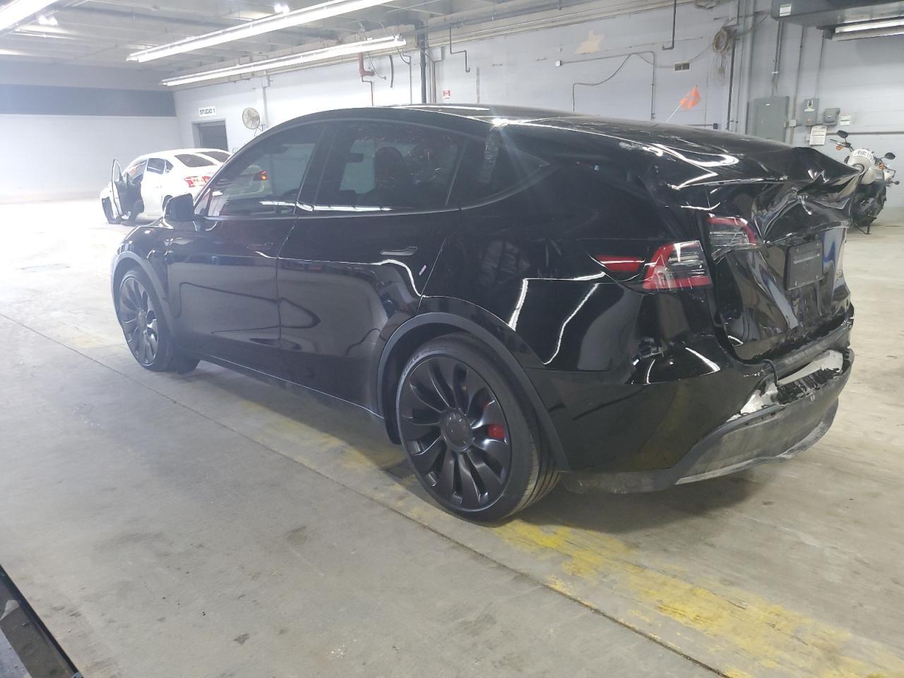 2025 TESLA MODEL Y - Image 2