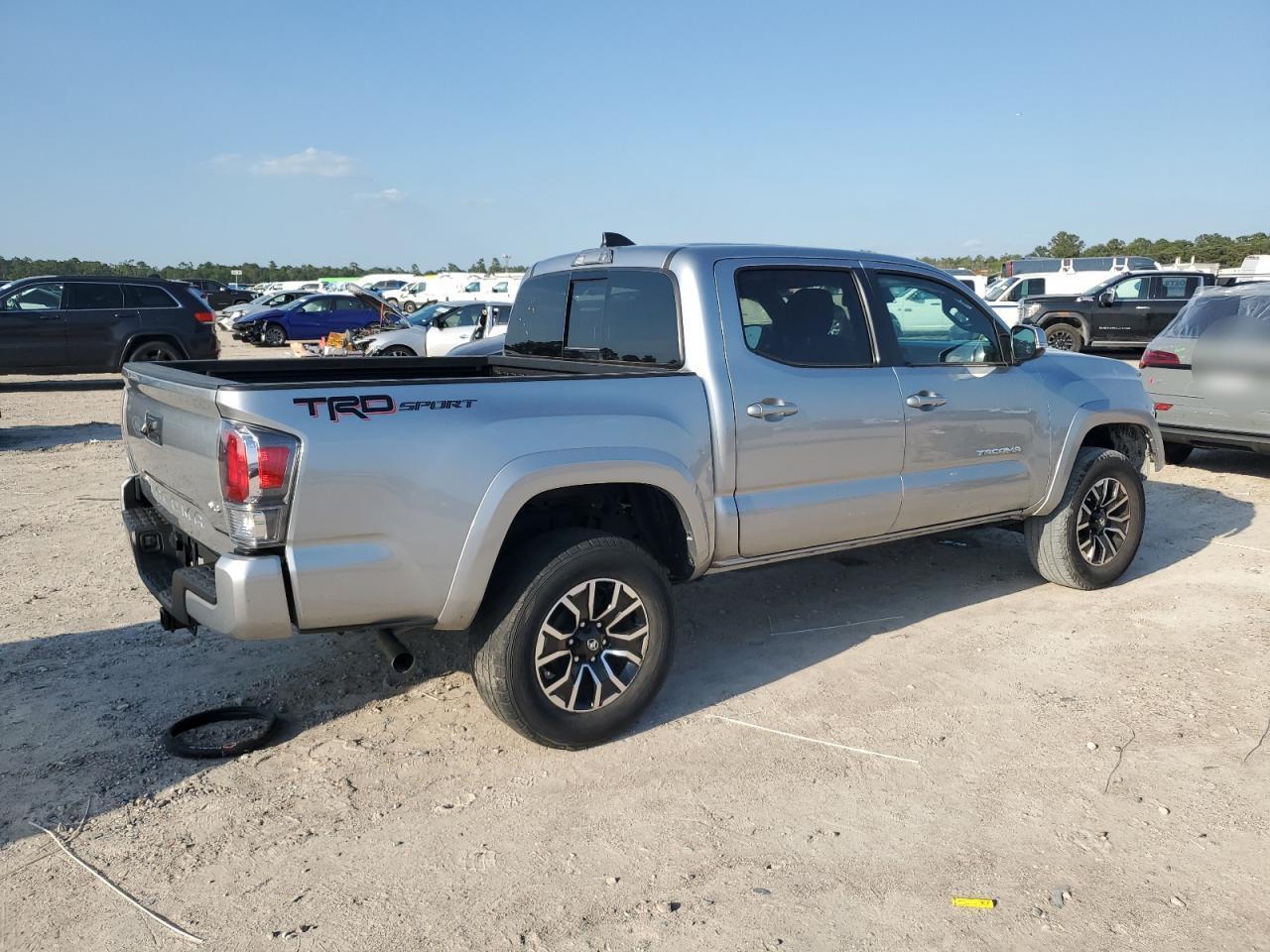 2023 TOYOTA TACOMA DOU - Фото 3