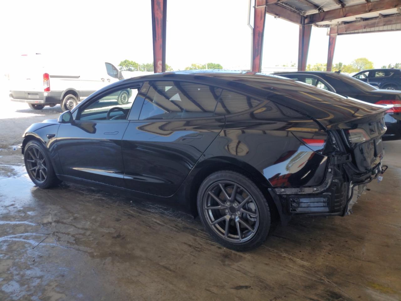 2021 TESLA MODEL 3 - Image 2