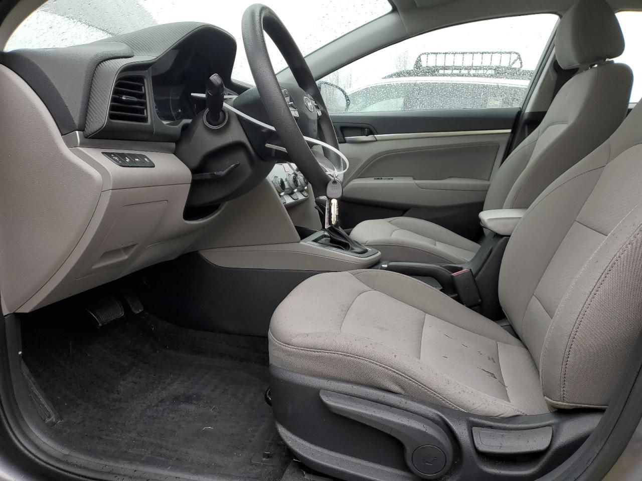 2019 HYUNDAI ELANTRA SE - Image 7