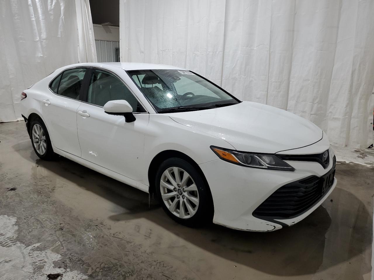 2020 TOYOTA CAMRY LE - Фото 4