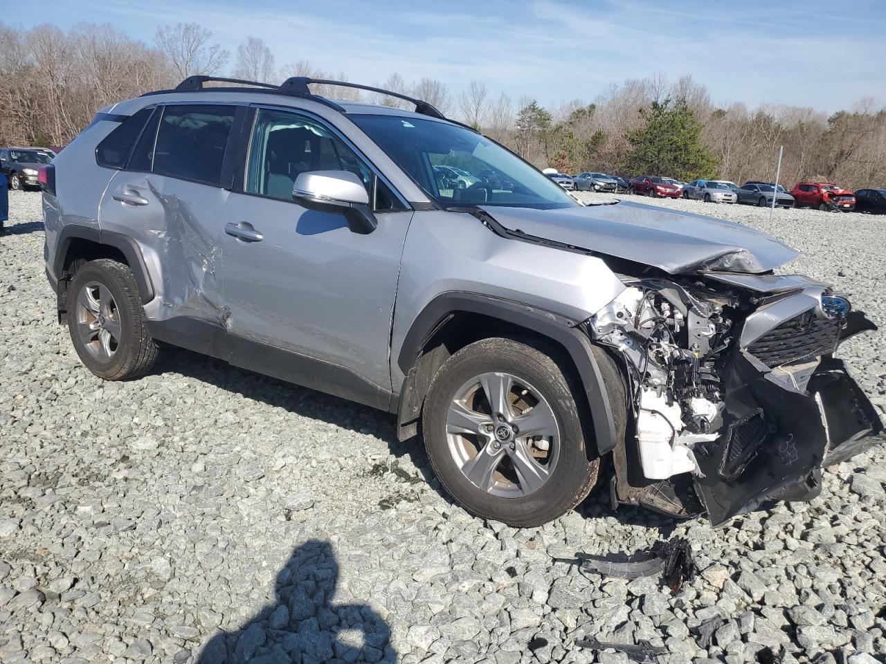2022 TOYOTA RAV4 XLE - Image 4