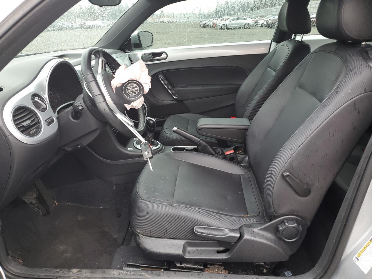 2012 VOLKSWAGEN BEETLE - Фото 7