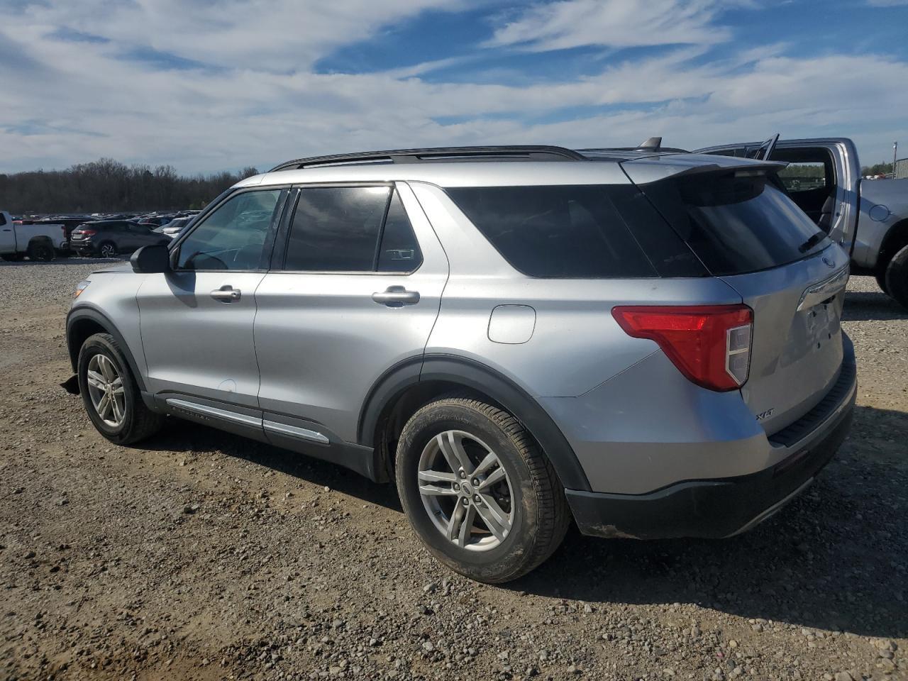 2022 FORD EXPLORER X - Фото 2