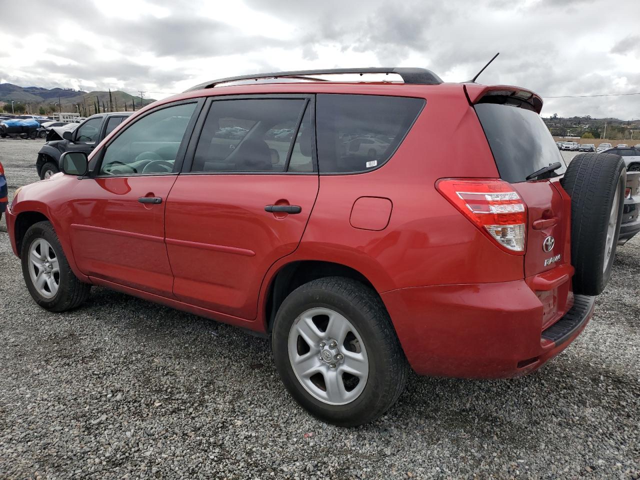 2011 TOYOTA RAV4 - Фото 2
