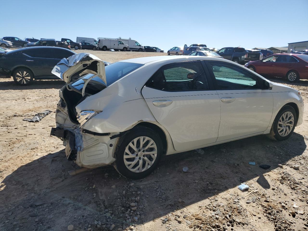 2018 TOYOTA COROLLA L - Фото 3