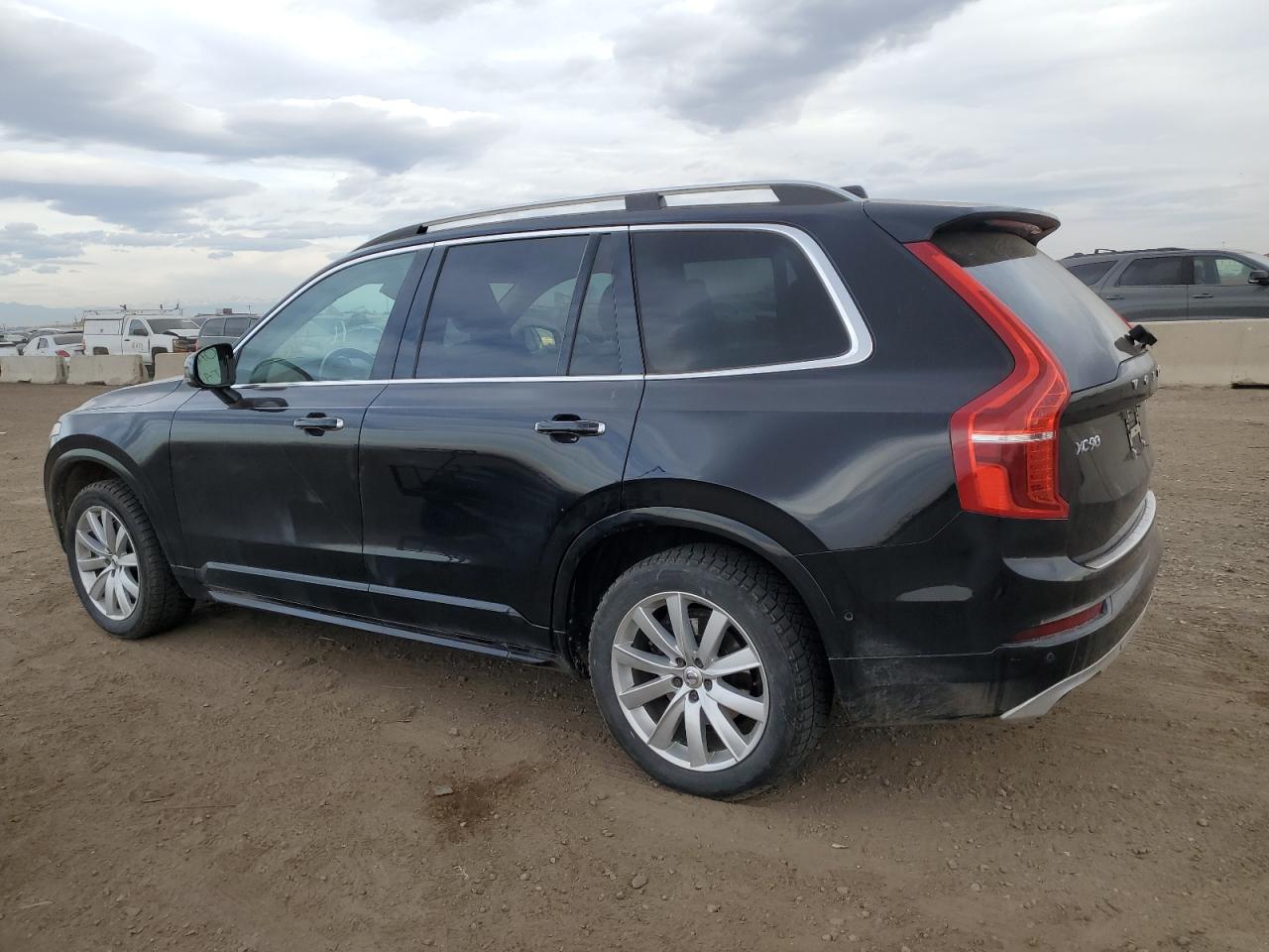 2016 VOLVO XC90 T6 - Image 2