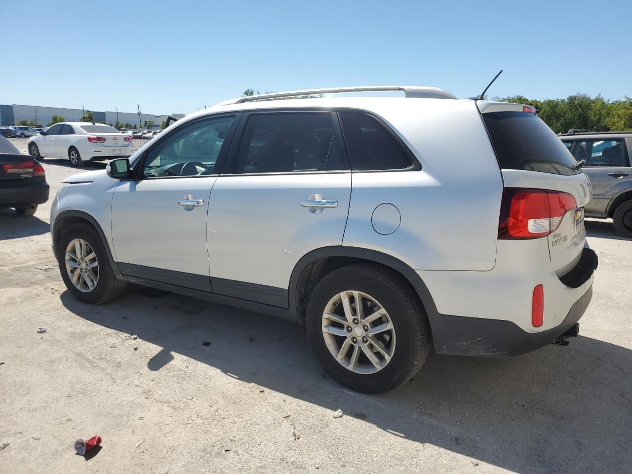 2015 KIA SORENTO - Image 2