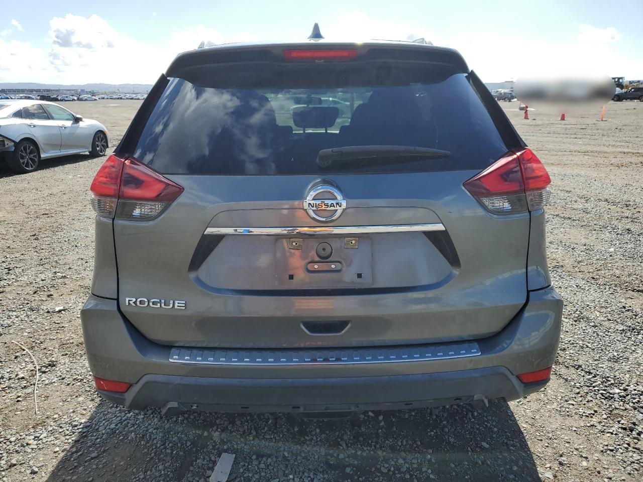 2017 NISSAN ROGUE SV - Фото 6