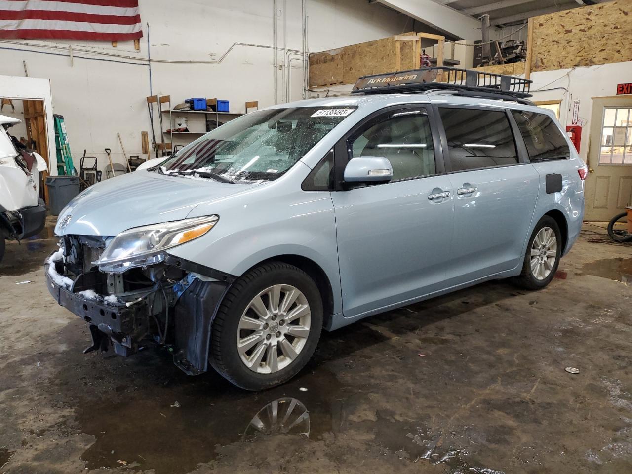 2015 TOYOTA SIENNA XLE