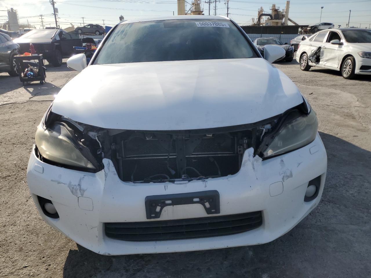2011 LEXUS CT 200 - Image 5