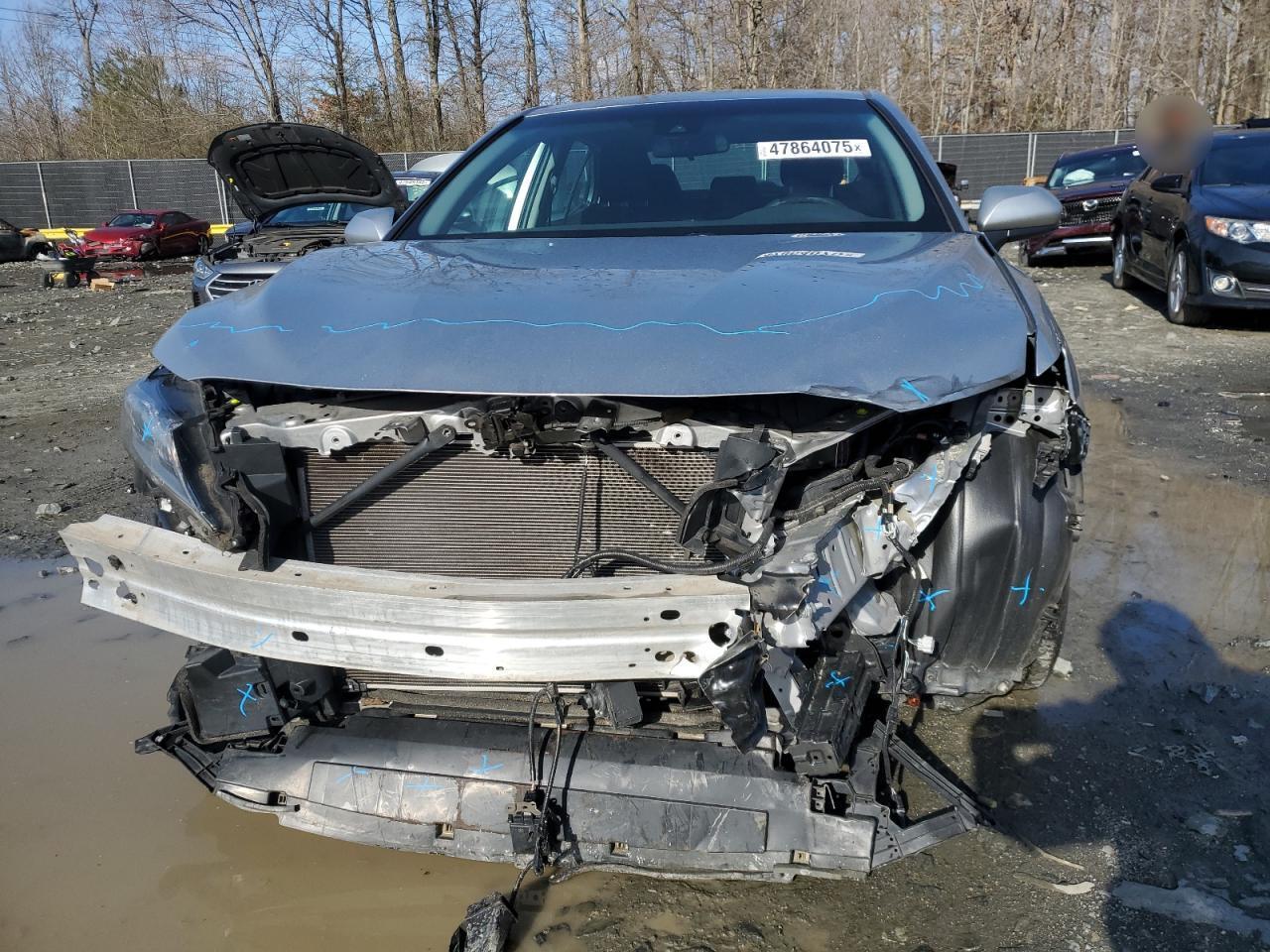 2020 TOYOTA CAMRY LE - Фото 5