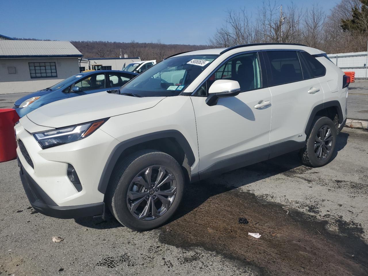 2022 TOYOTA RAV4 XLE P