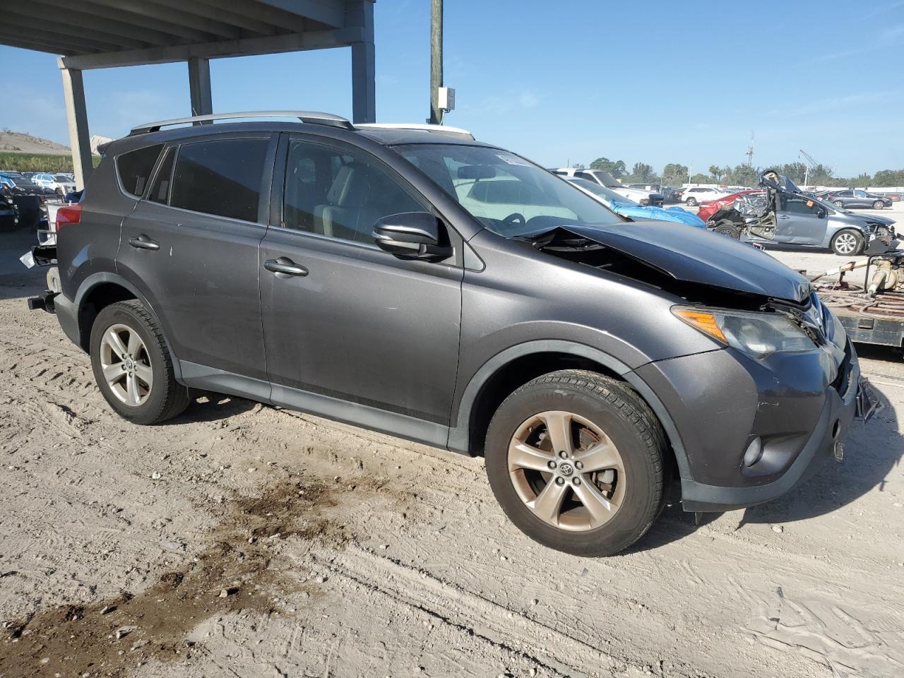 2015 TOYOTA RAV4 XLE - Image 4