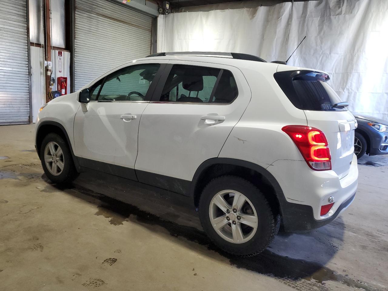 2018 CHEVROLET TRAX 1LT - Фото 2