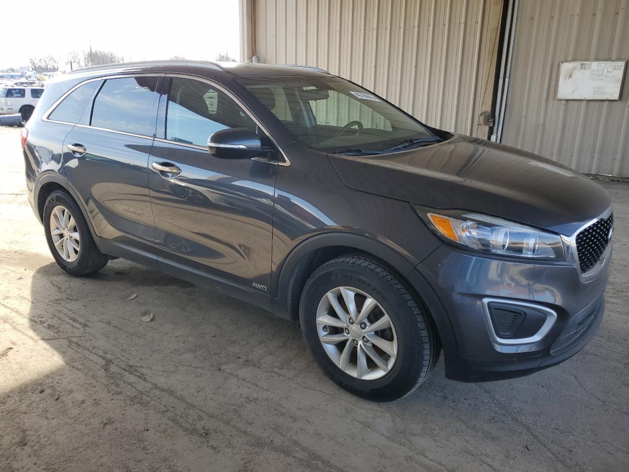 2016 KIA SORENTO LX - Image 4