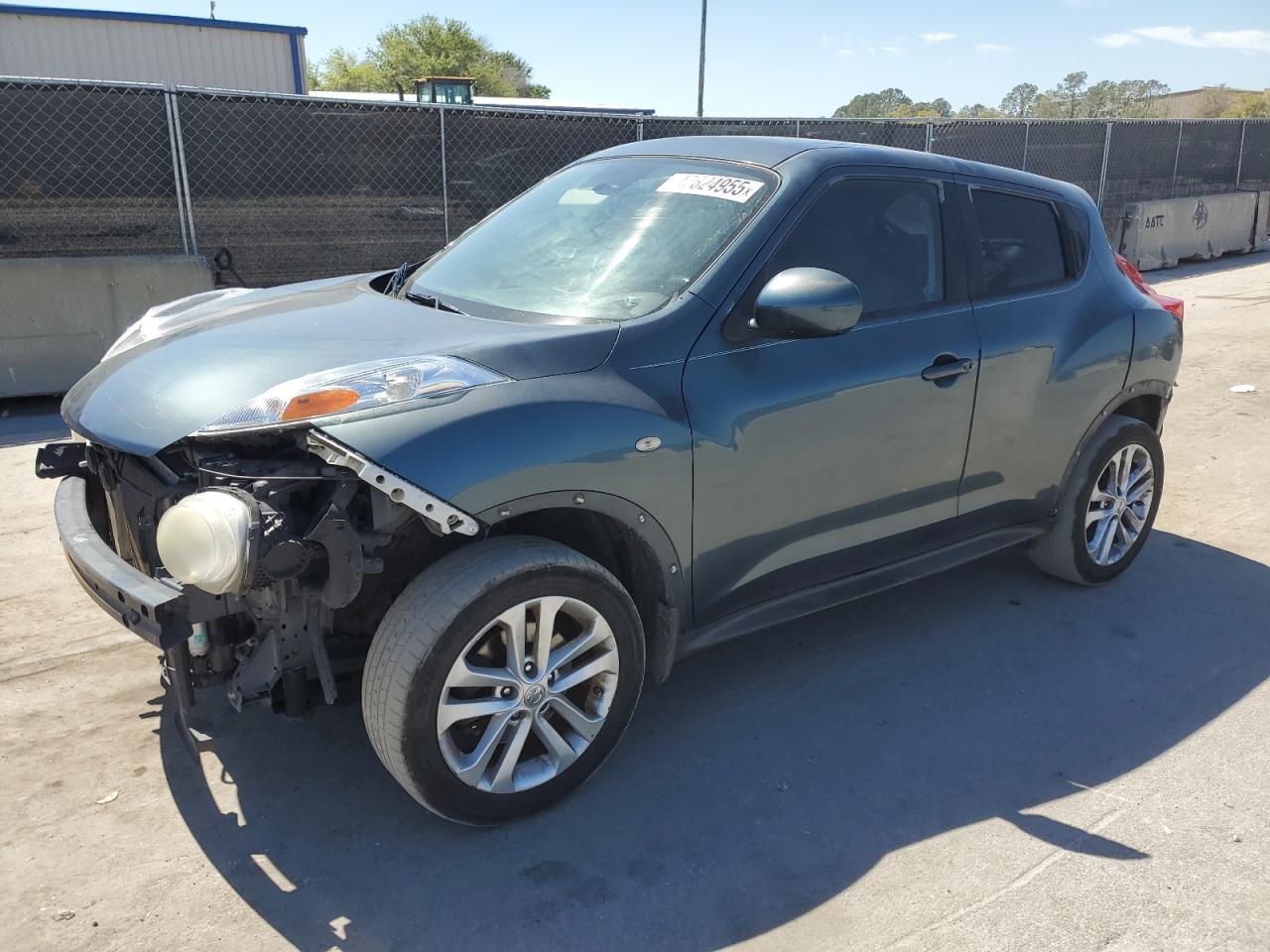 2011 NISSAN JUKE S