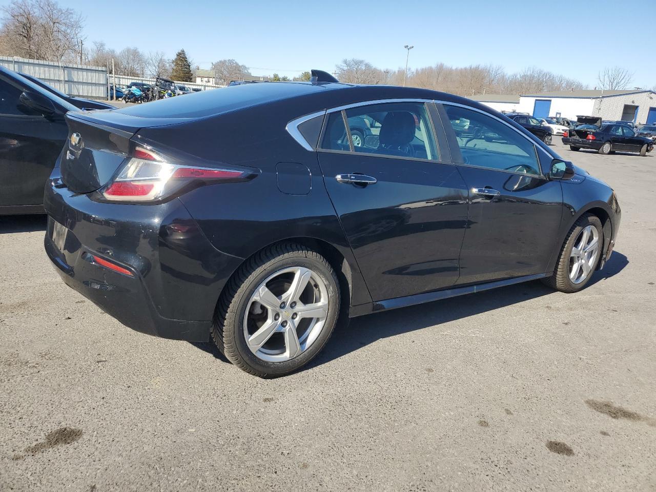 2017 CHEVROLET VOLT LT - Image 3