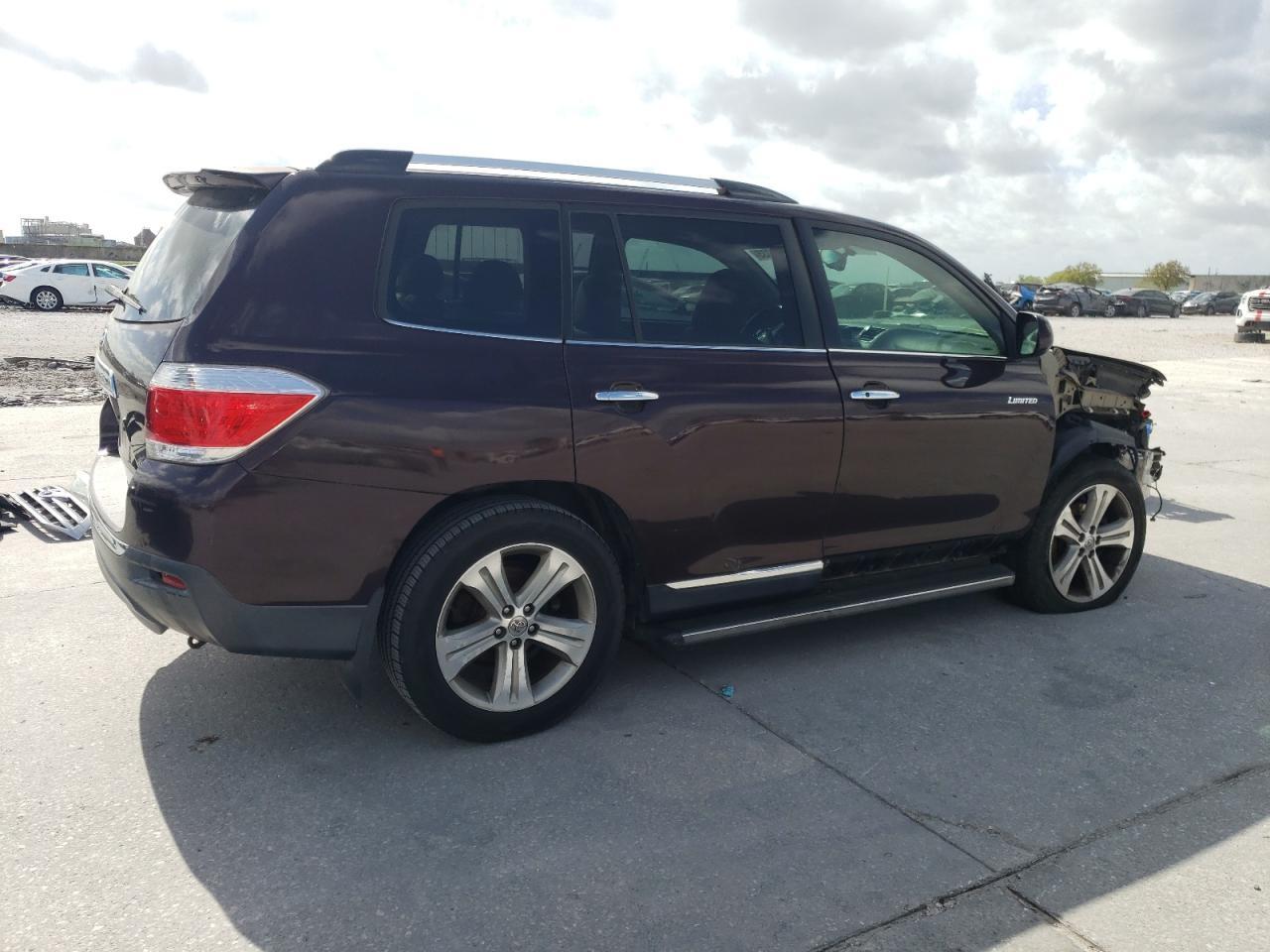 2012 TOYOTA HIGHLANDER - Фото 3