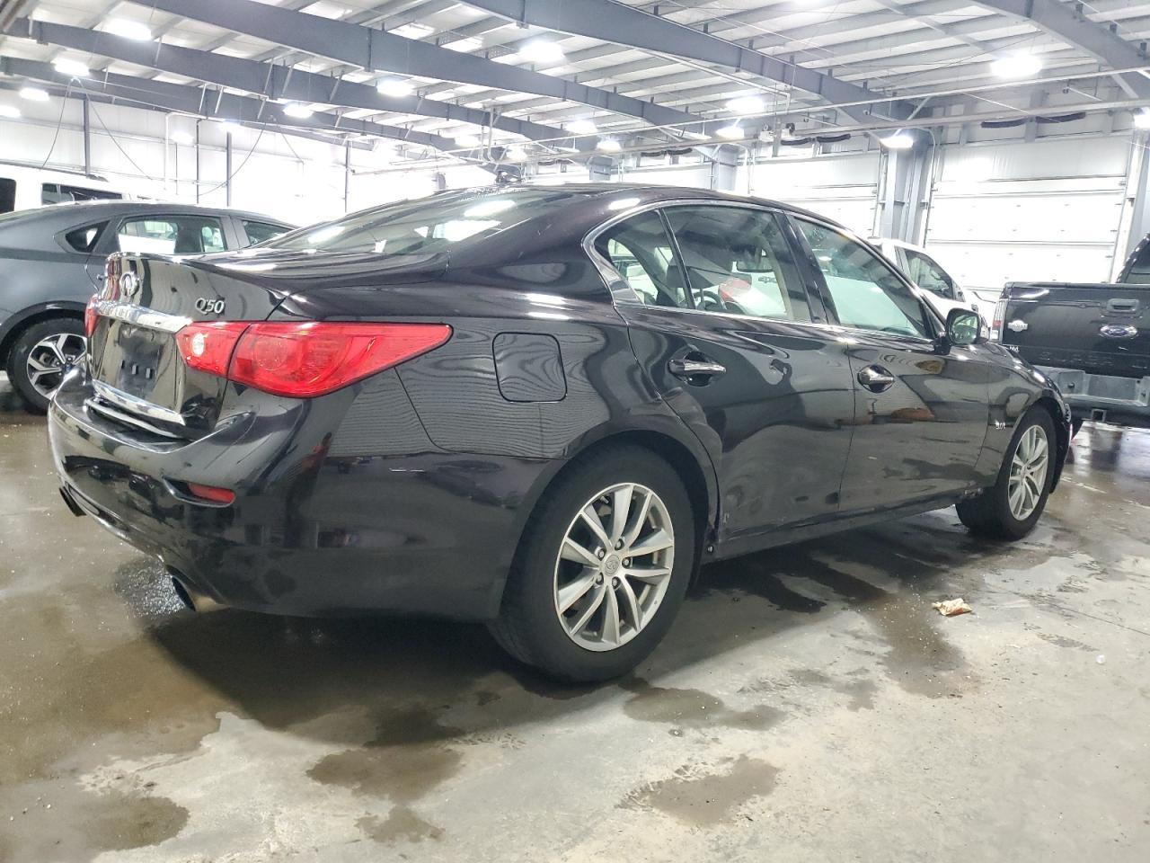 2016 INFINITI Q50 PREMIU - Фото 3