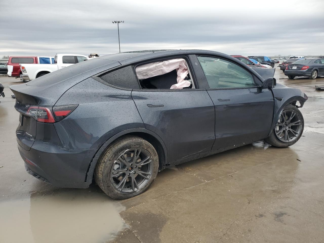 2024 TESLA MODEL Y - Image 3