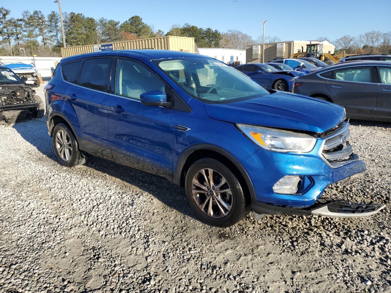 2017 FORD ESCAPE SE - Image 4