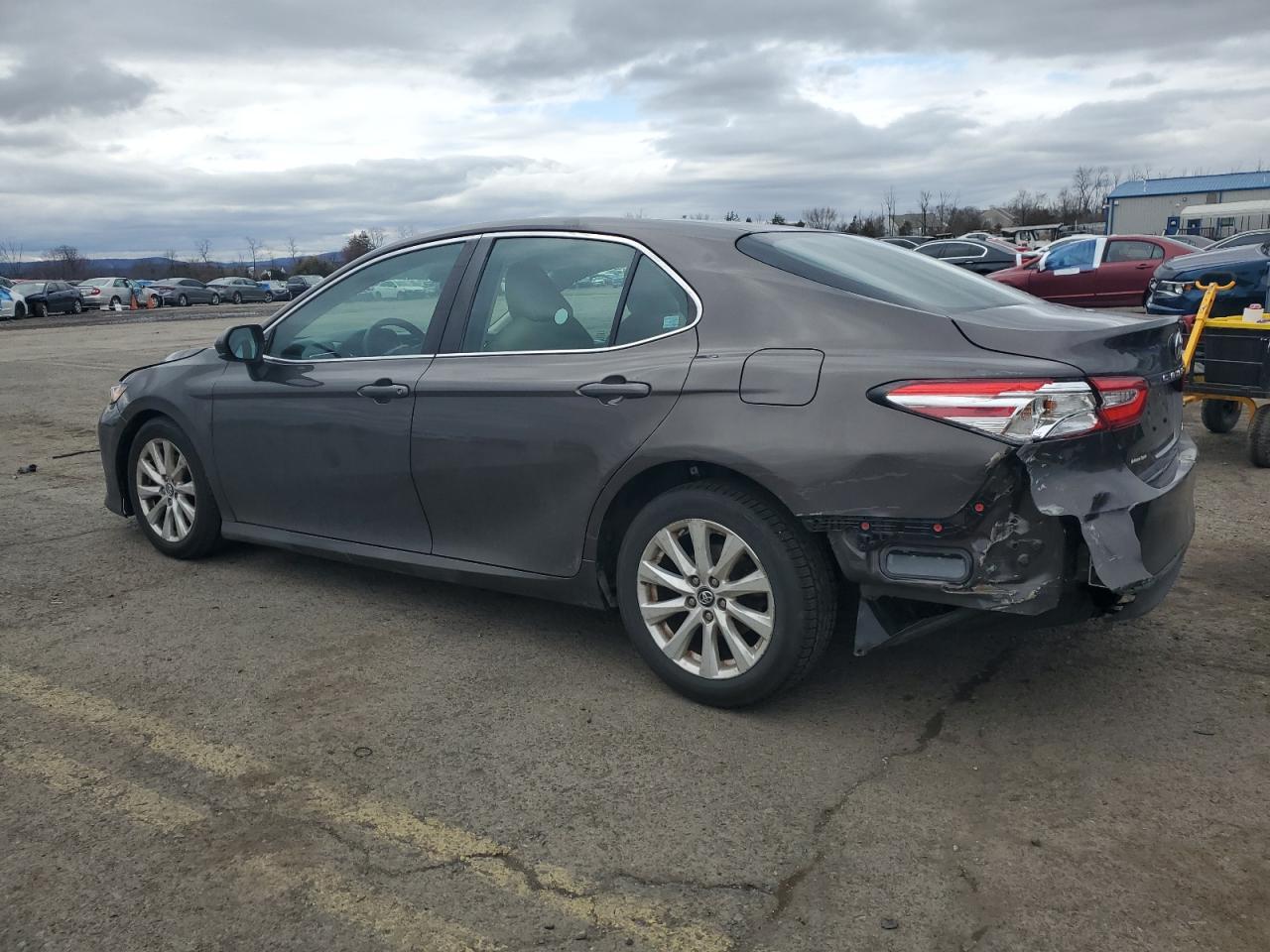 2018 TOYOTA CAMRY L - Фото 2