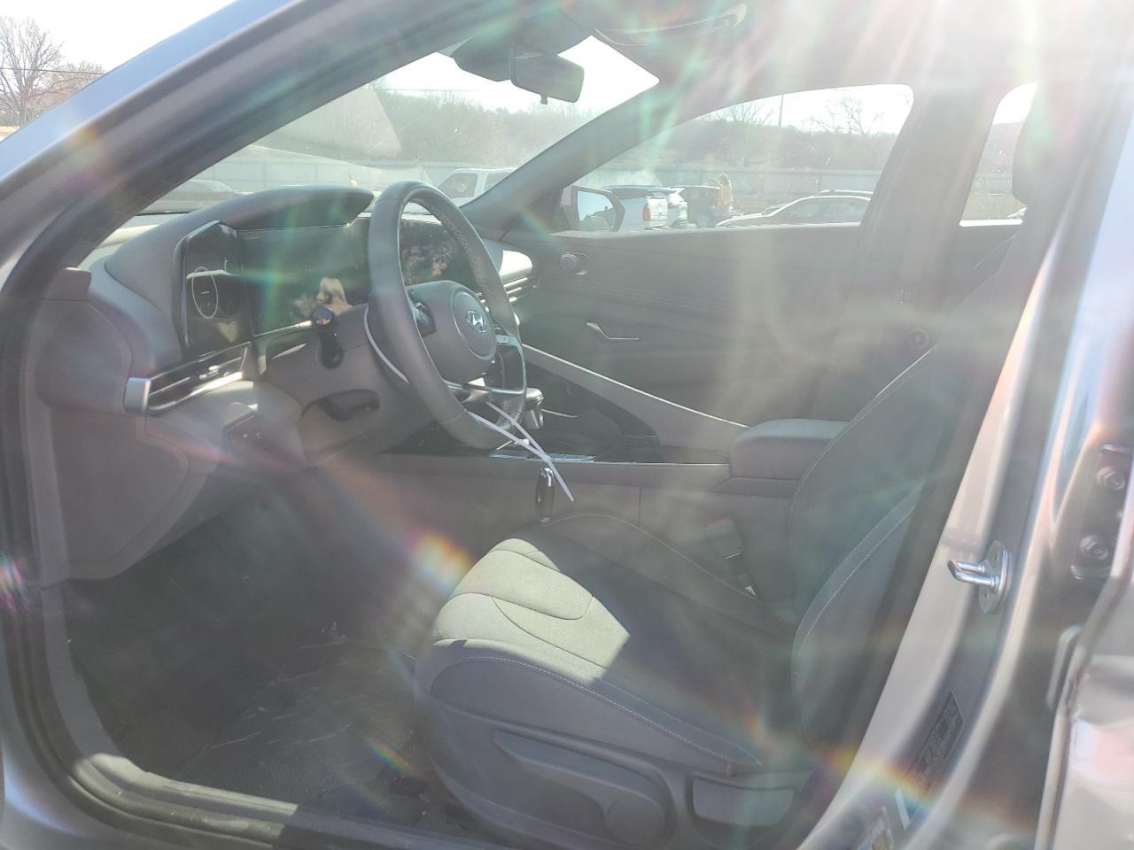 2023 HYUNDAI ELANTRA SE - Image 7
