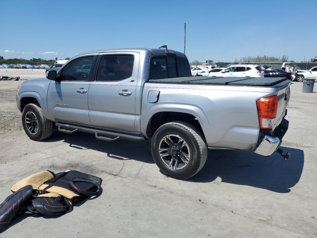 2016 TOYOTA TACOMA DOU - Фото 2