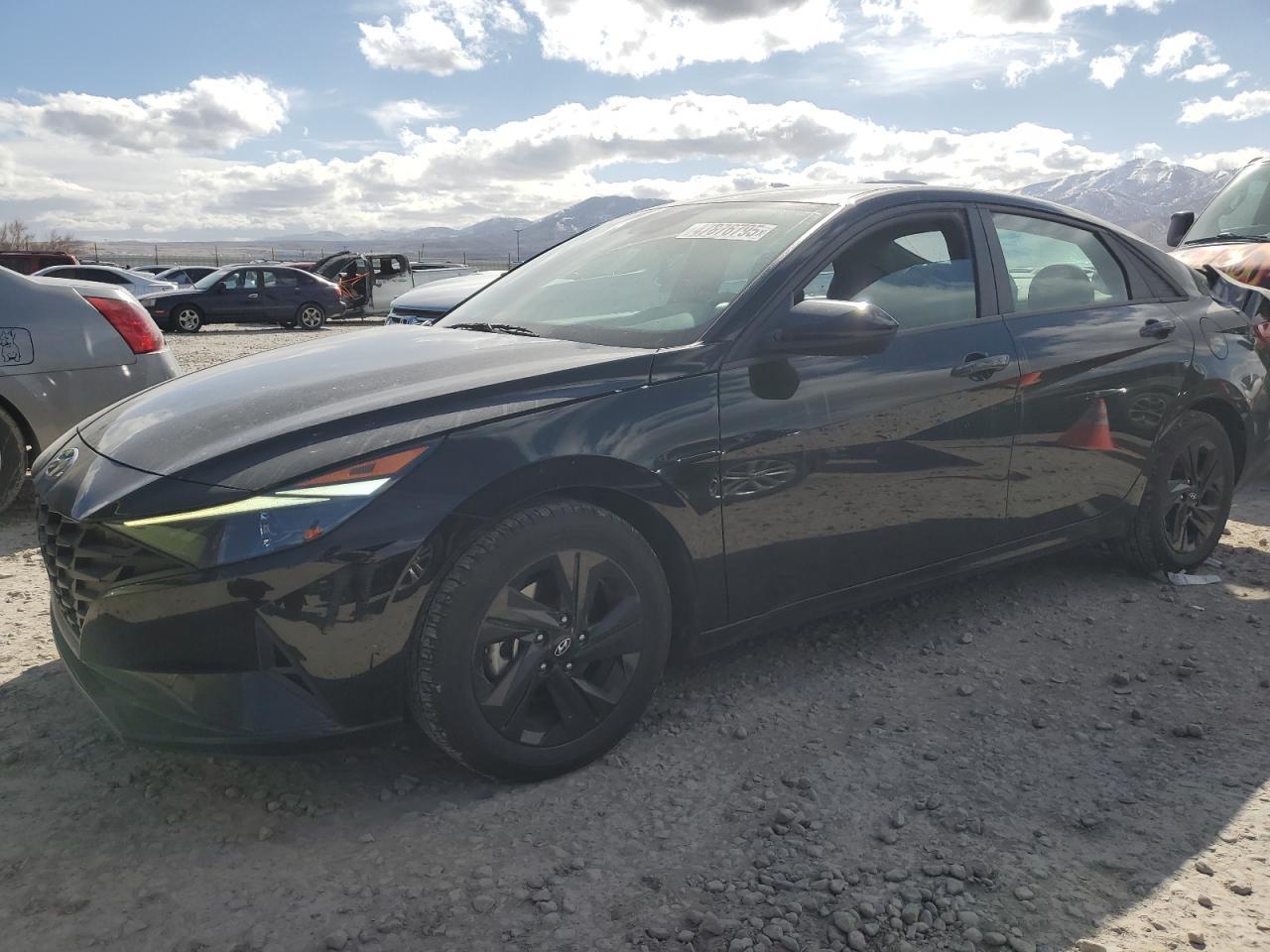 2022 HYUNDAI ELANTRA SE