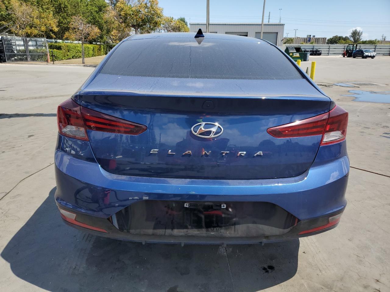 2019 HYUNDAI ELANTRA SE - Image 6