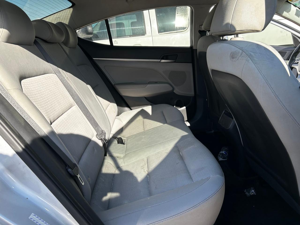 2017 HYUNDAI ELANTRA SE - Image 6