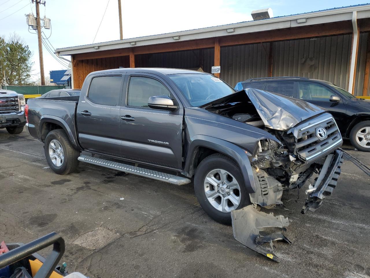 2017 TOYOTA TACOMA DOU - Фото 4