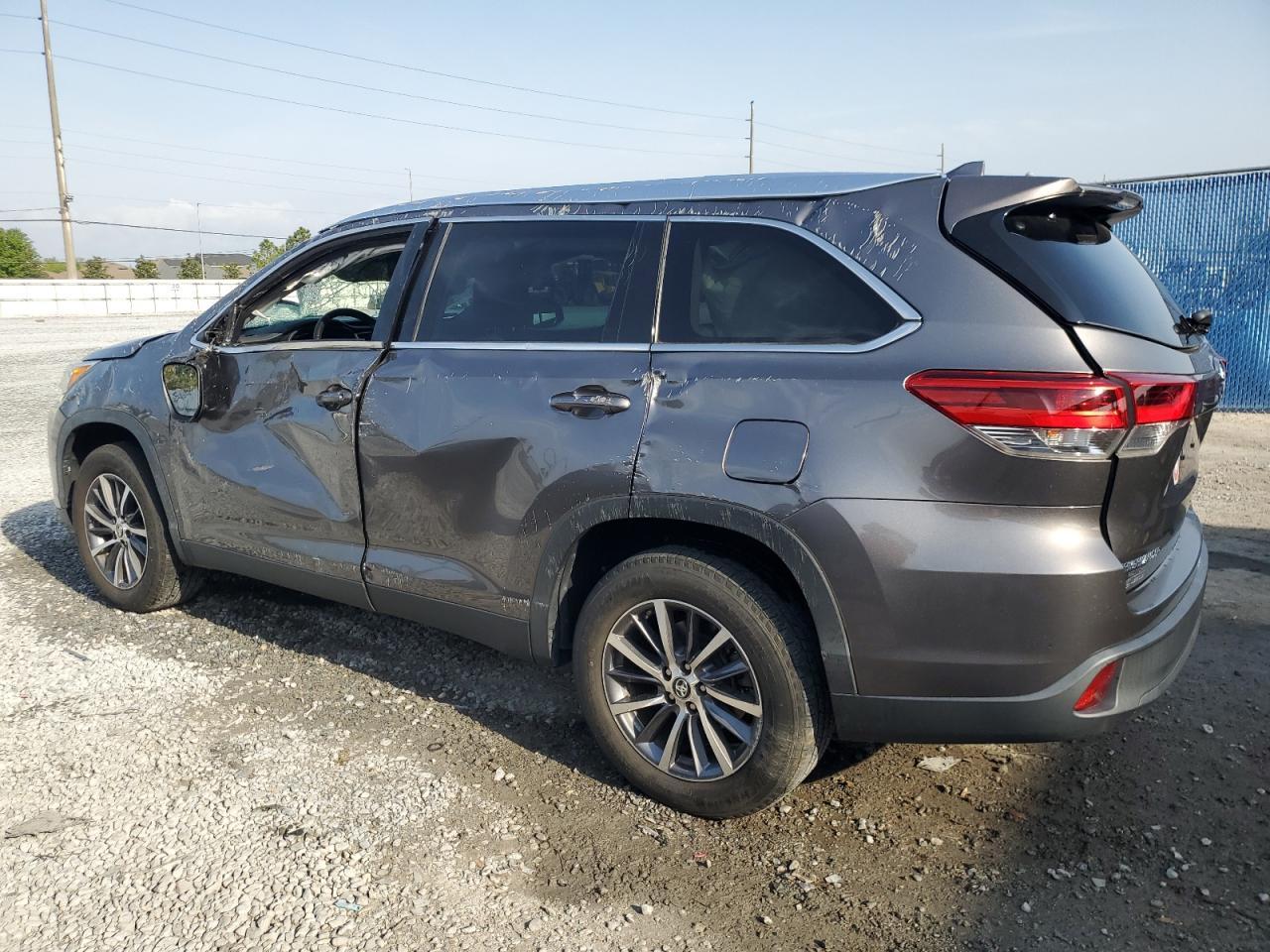 2019 TOYOTA HIGHLANDER - Image 2