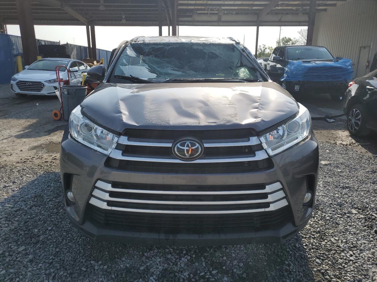 2019 TOYOTA HIGHLANDER - Image 5