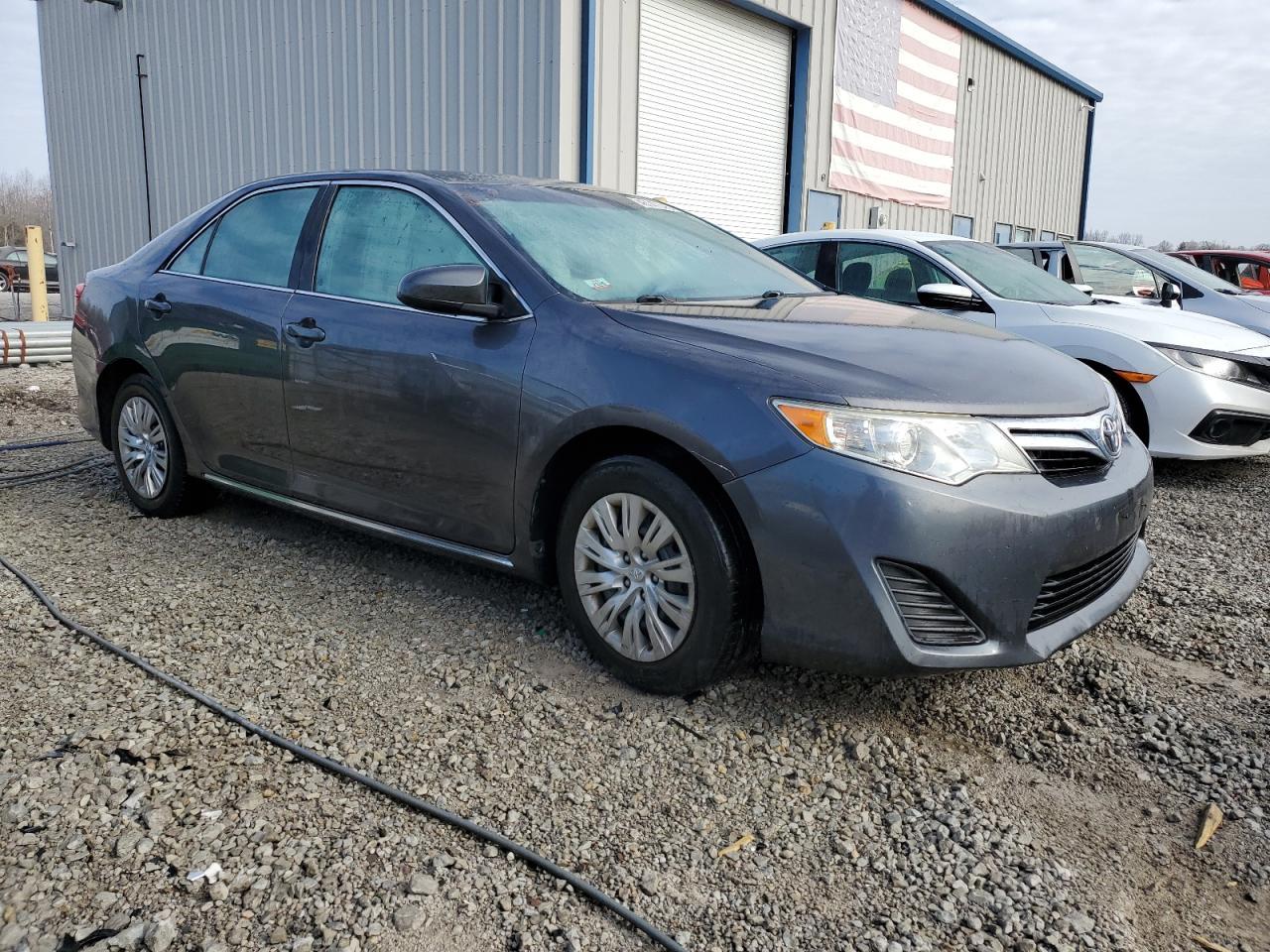 2013 TOYOTA CAMRY L - Фото 4