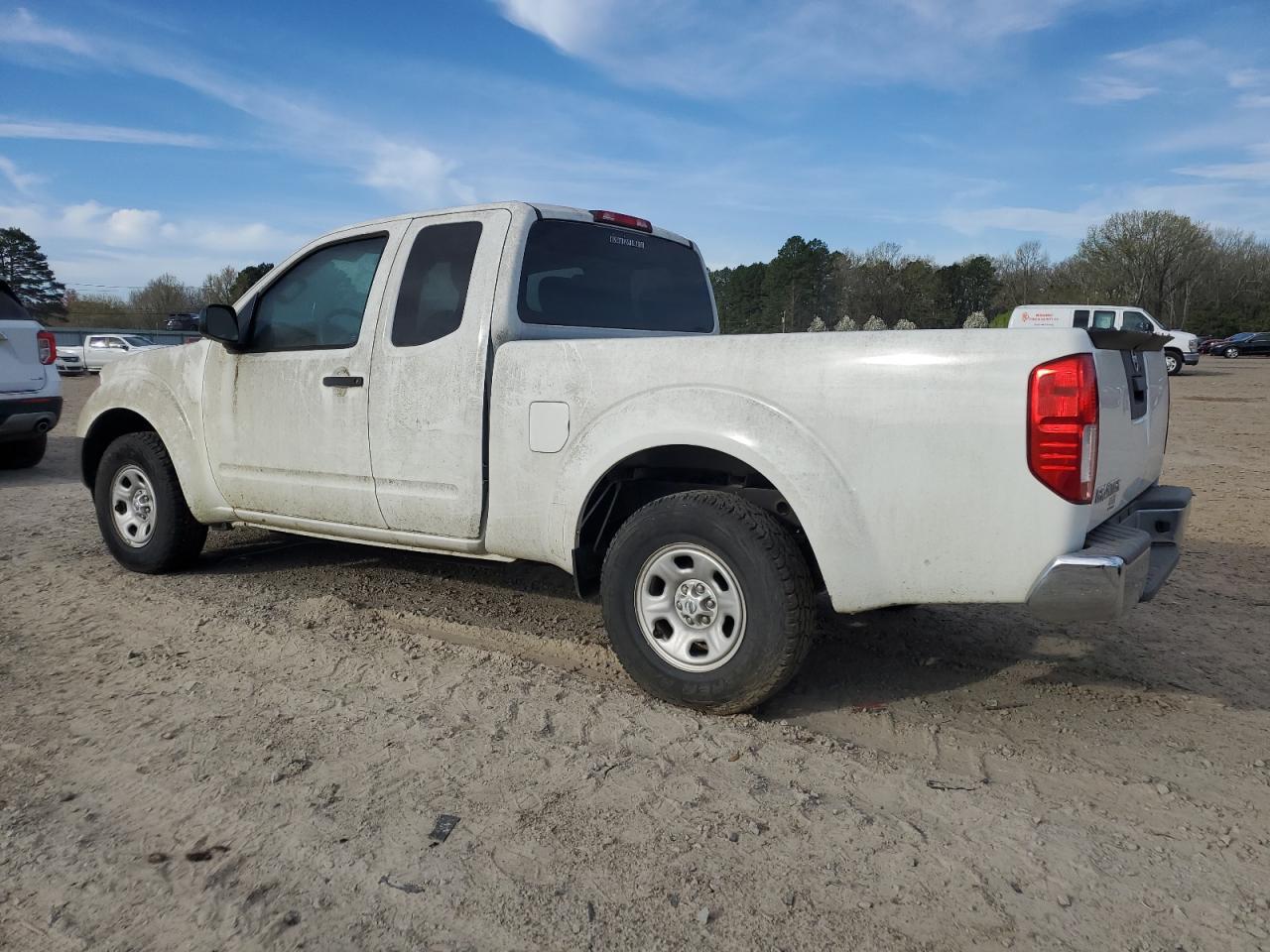 2016 NISSAN FRONTIER S - Фото 2