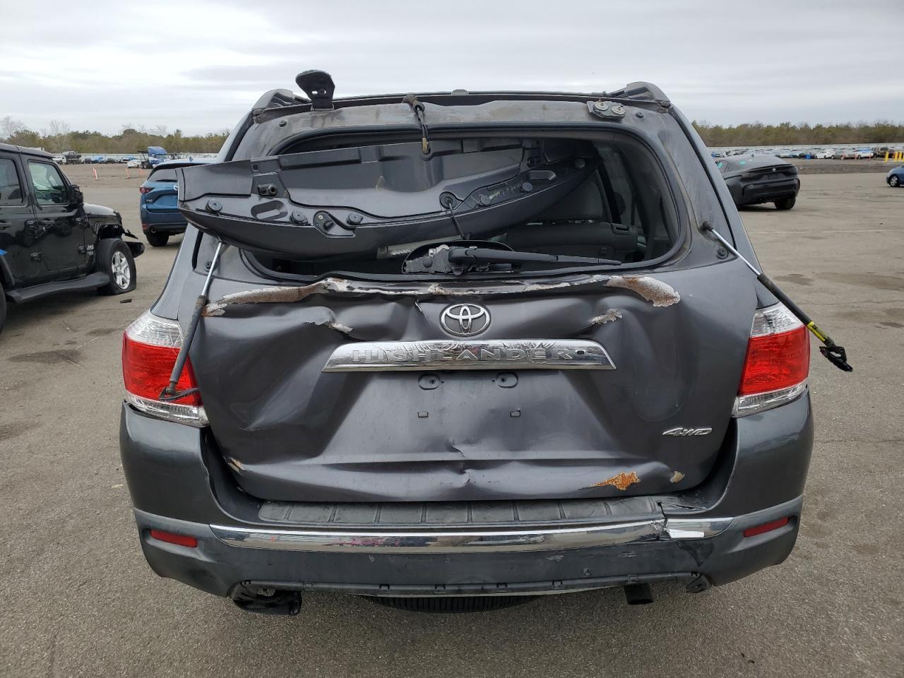 2011 TOYOTA HIGHLANDER - Фото 6