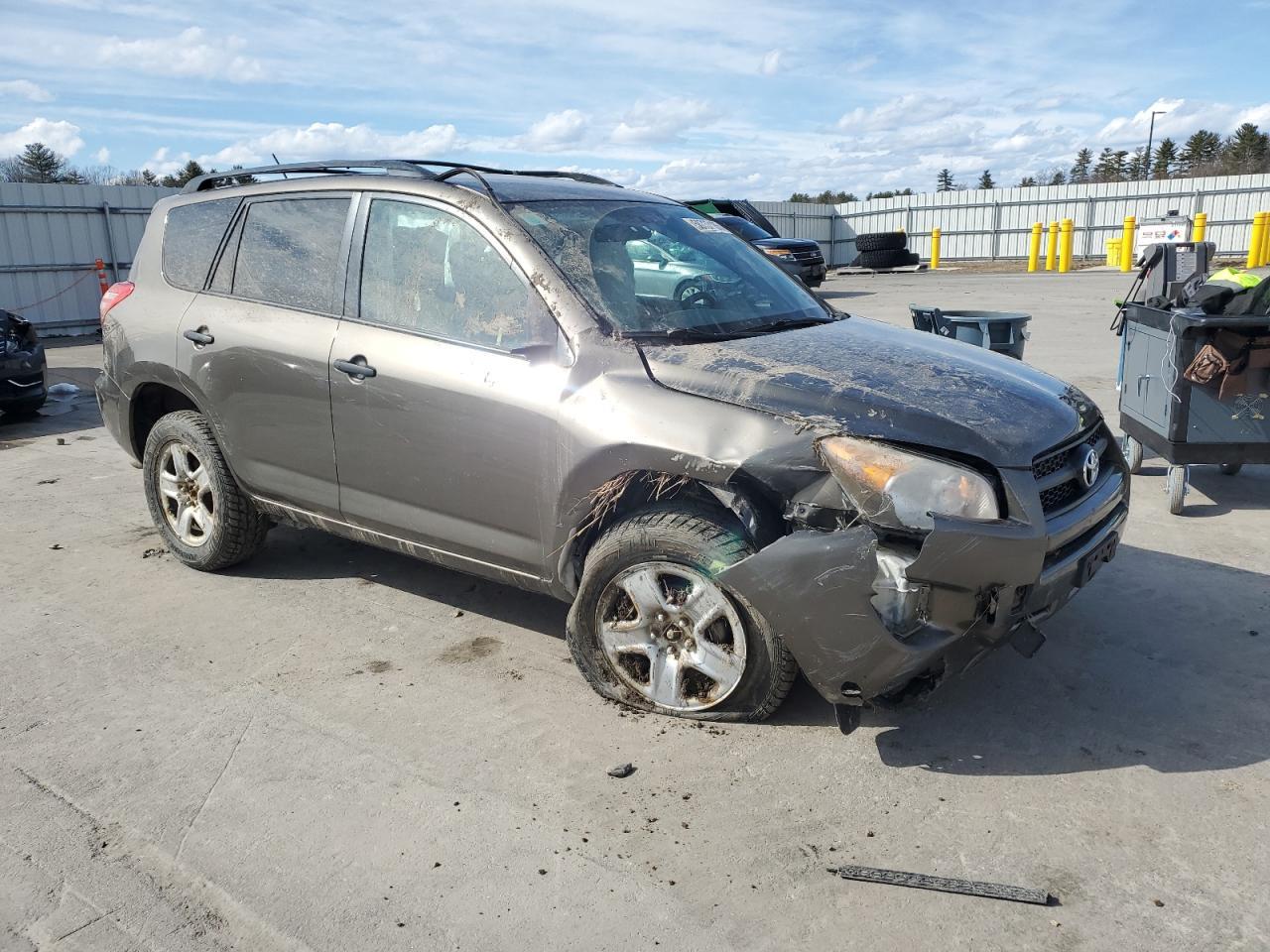 2011 TOYOTA RAV4 - Image 4