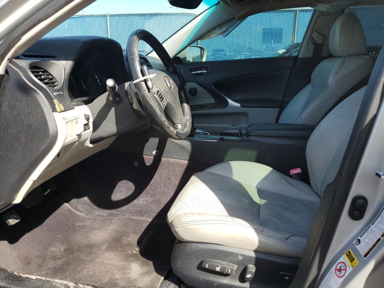 2011 LEXUS IS 250 - Image 7