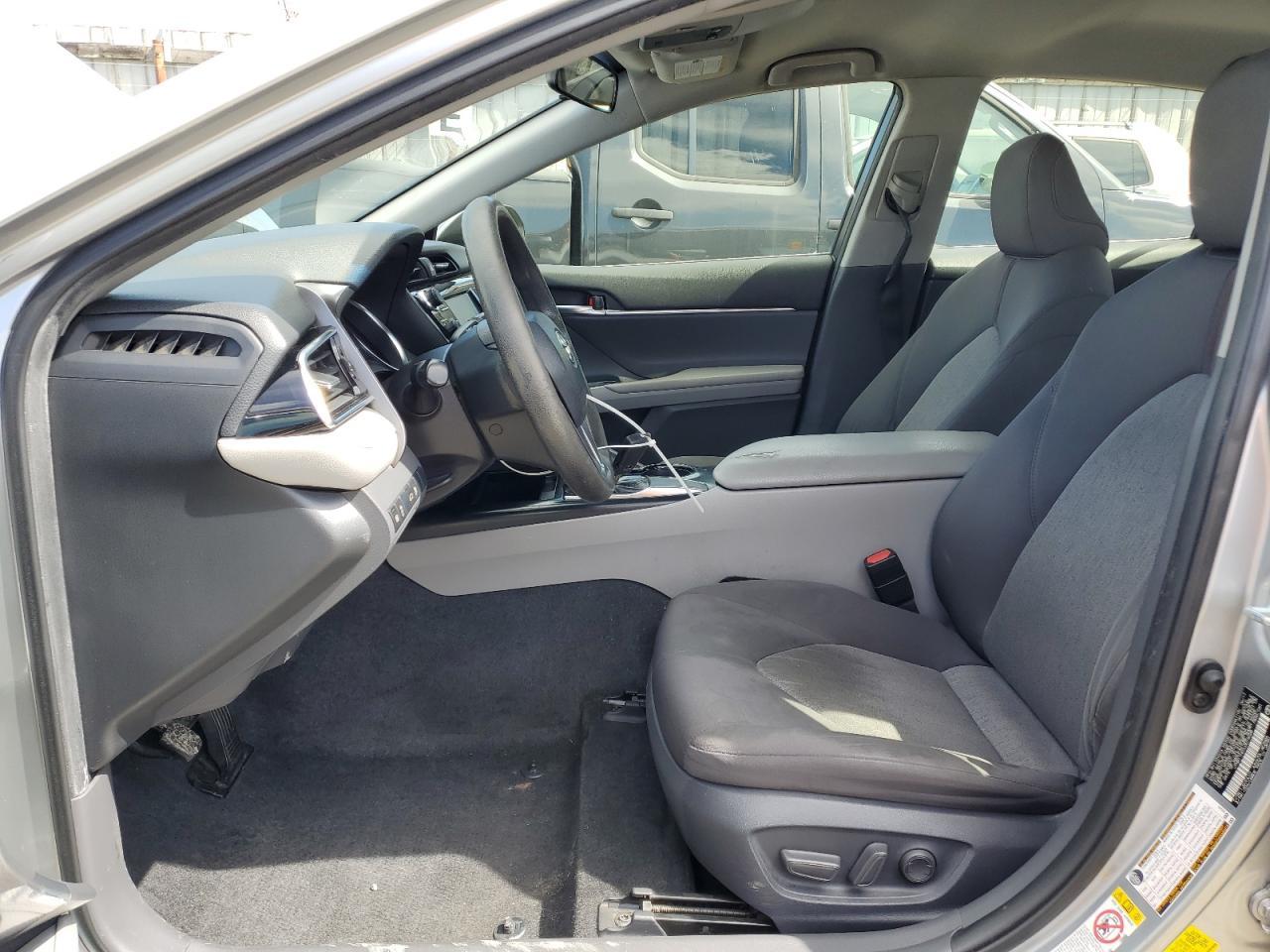 2018 TOYOTA CAMRY L - Фото 7