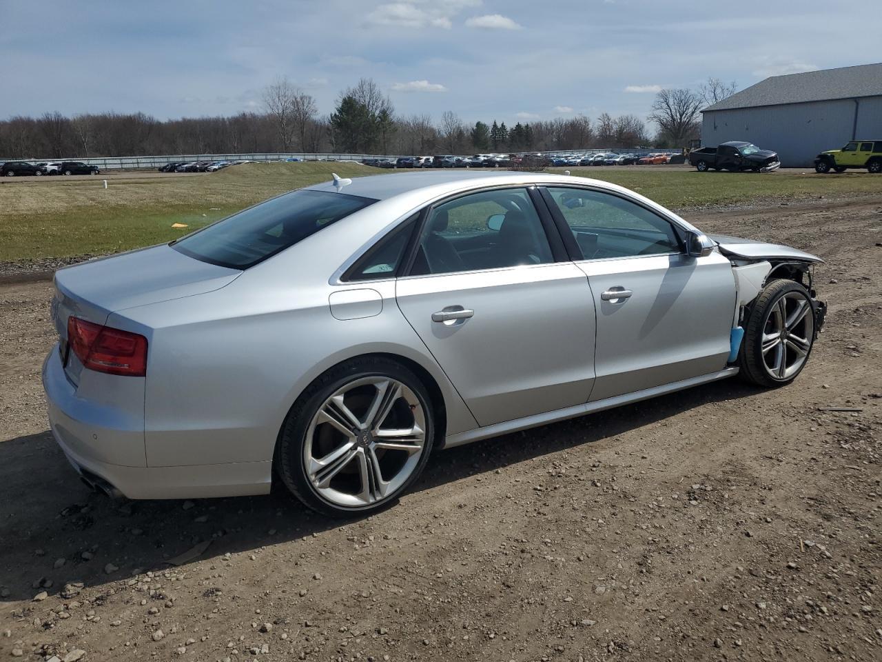 2013 AUDI S8 QUATTRO - Image 3