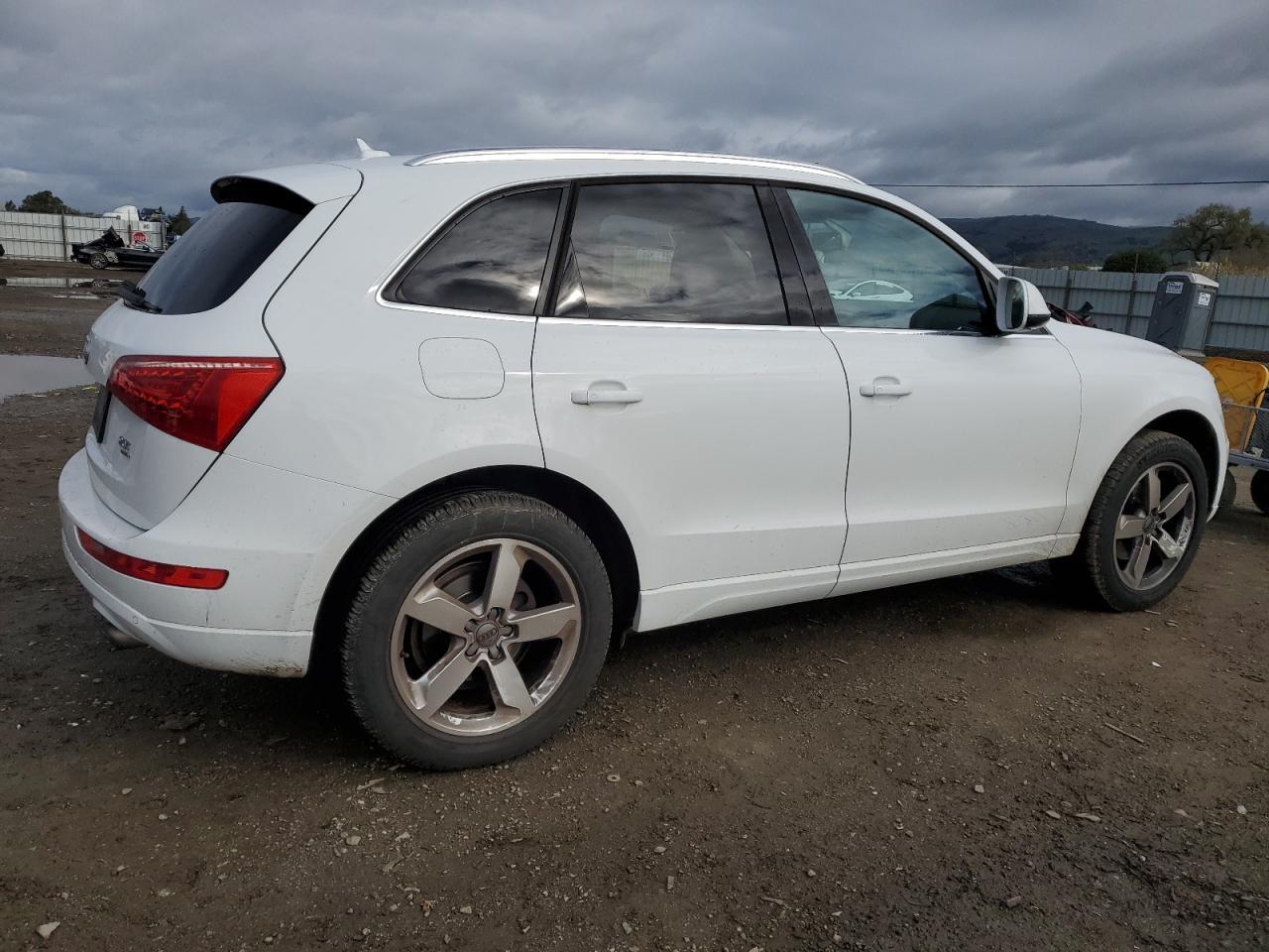 2011 AUDI Q5 PREMIUM - Image 3